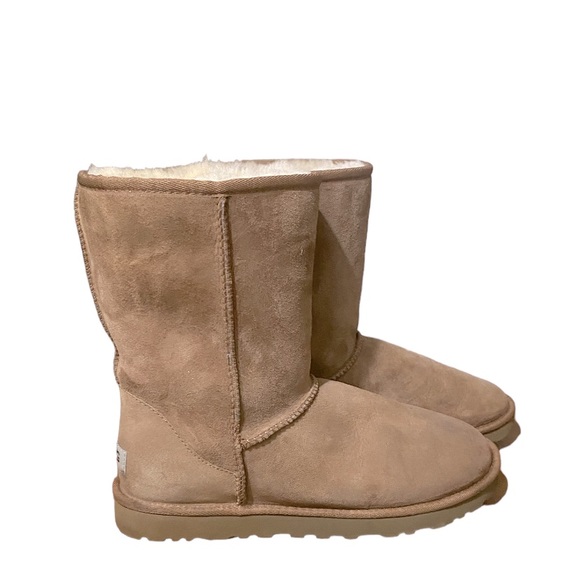 UGG Boots Classic Short, Best Seller. - Picture 3 of 12